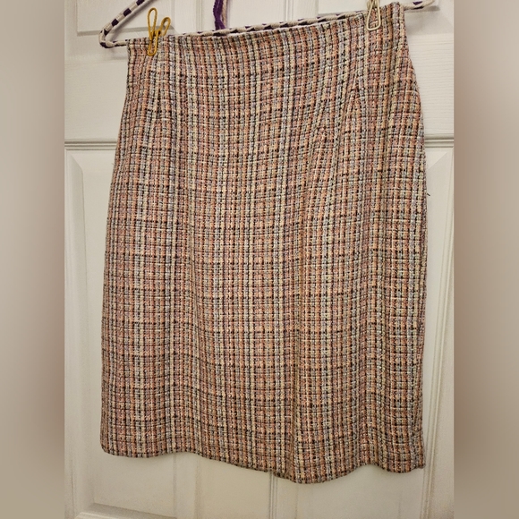 Woman's 2 piece suit - Picture 2 of 6